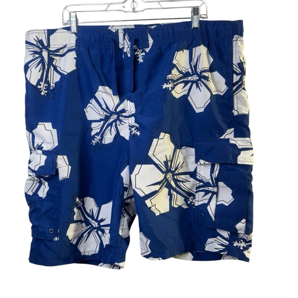 Arizona Jean Company Blue and White Cargo Shorts